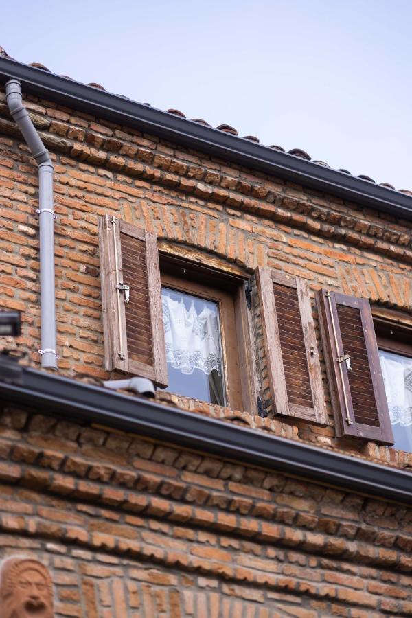 Bujtina Sidheri Korce Luaran gambar